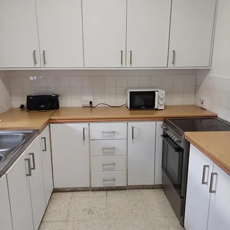 Appartement Spacious 2 Bedroom Near Mall -internet 1gbps