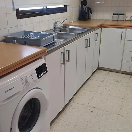 Appartement Spacious 2 Bedroom Near Mall -internet 1gbps